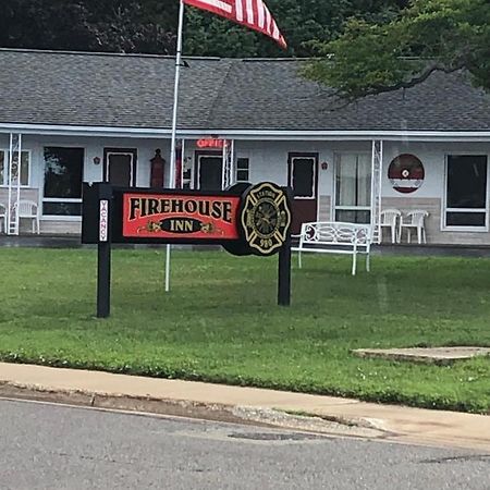 Firehouse Inn Saint Ignace Exterior photo