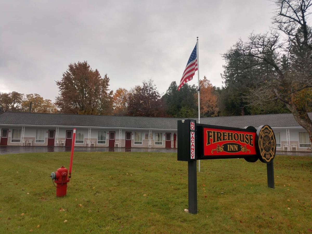 Firehouse Inn Saint Ignace Exterior photo
